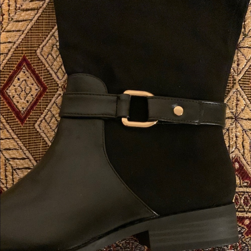 Liz Claiborne Black and Gold Leather and Suede Winter Boots - Picture 5 of 10